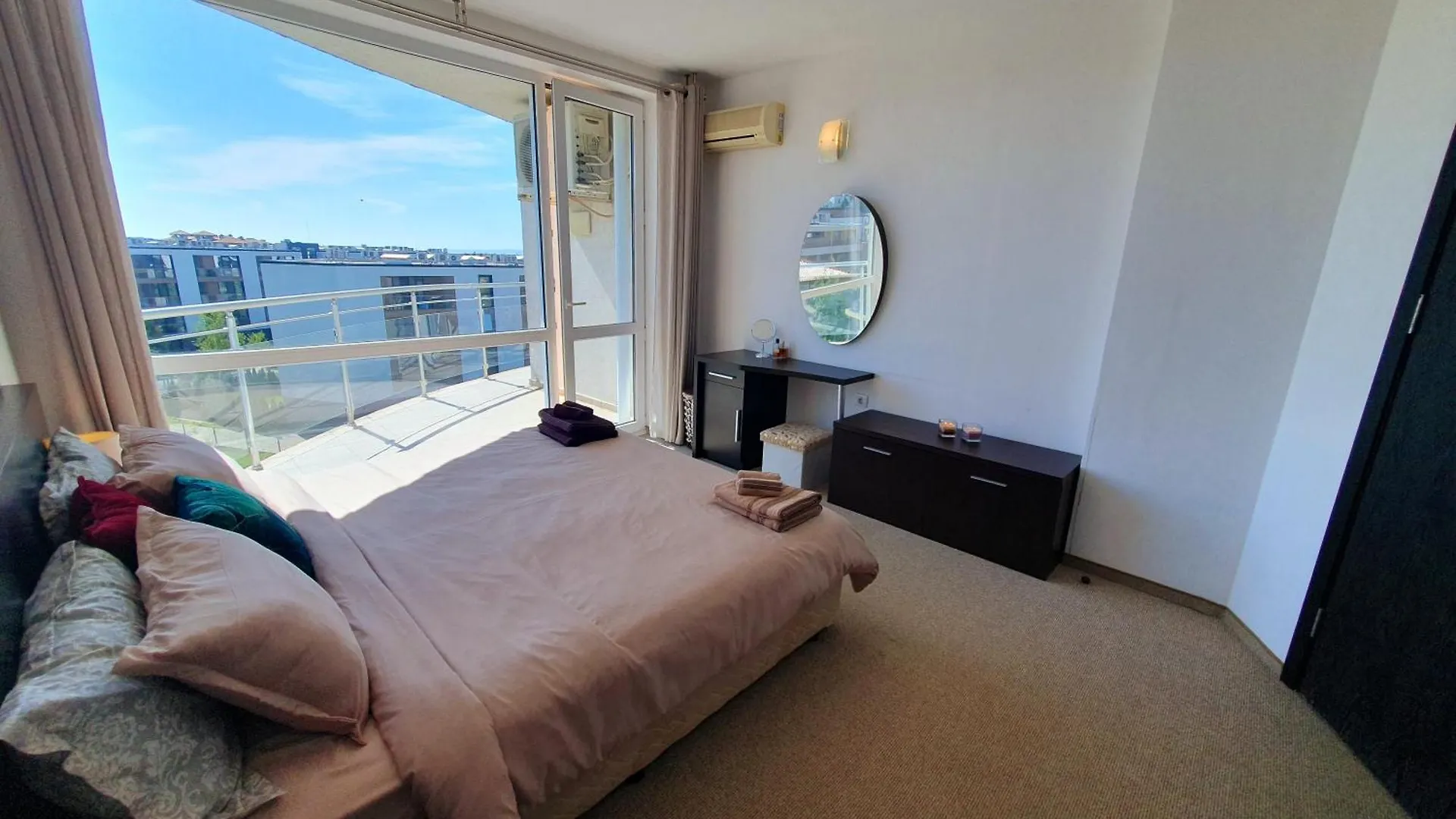 Elena'S Lux Aparthotel - Town & Sea View - Atlantis Spa Sarafovo